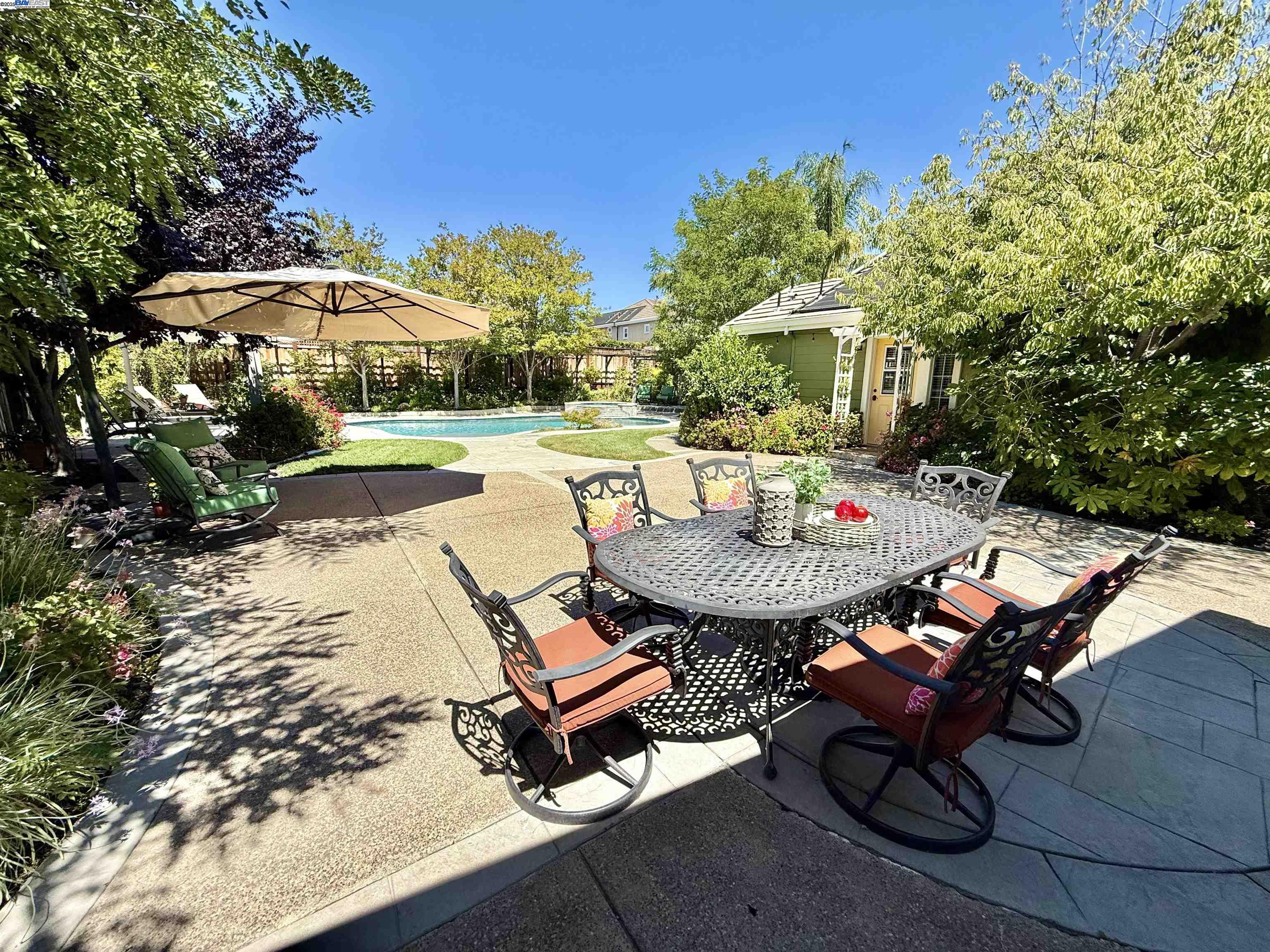 1164 Lexington Way