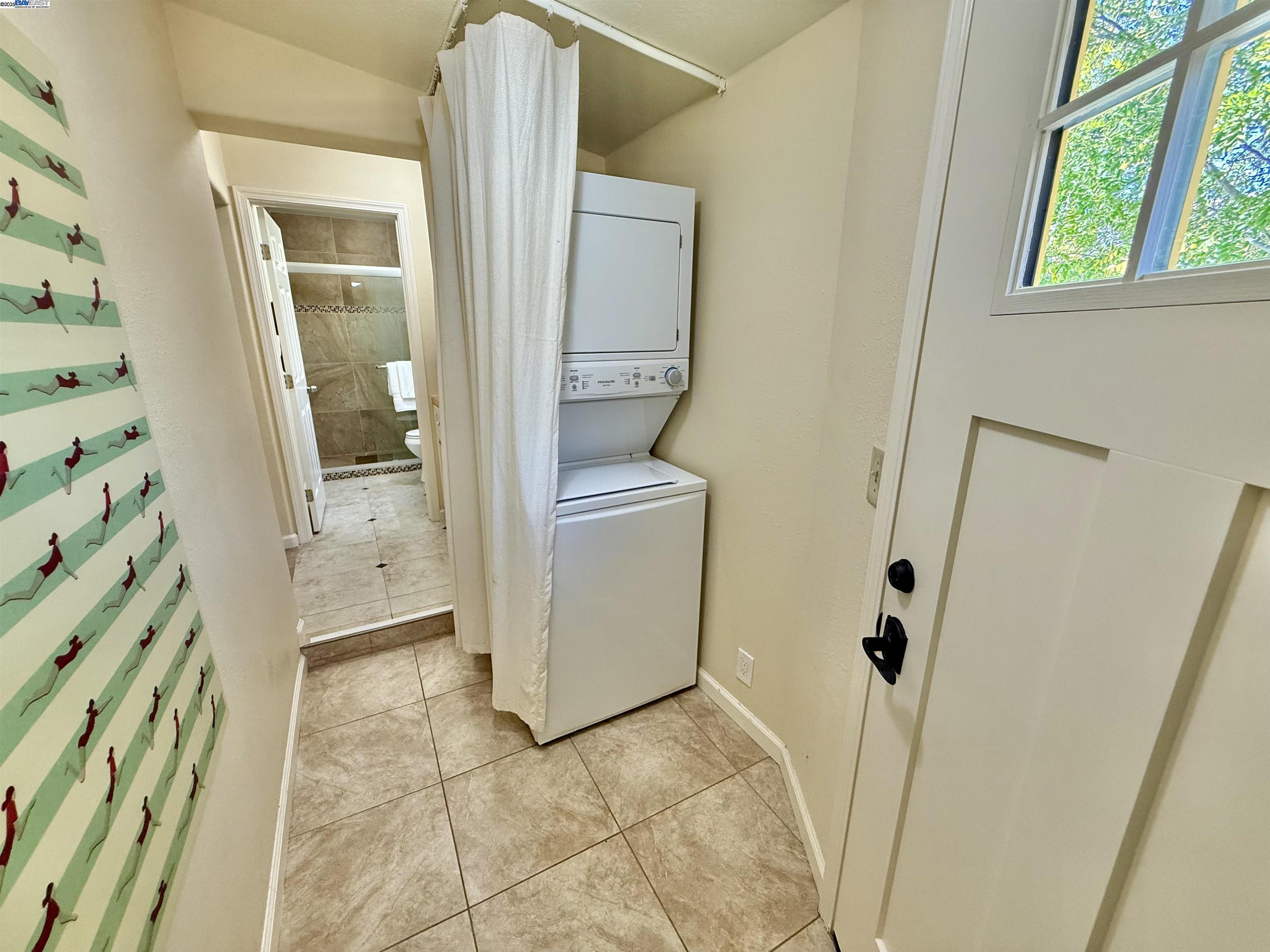 1164 Lexington Way