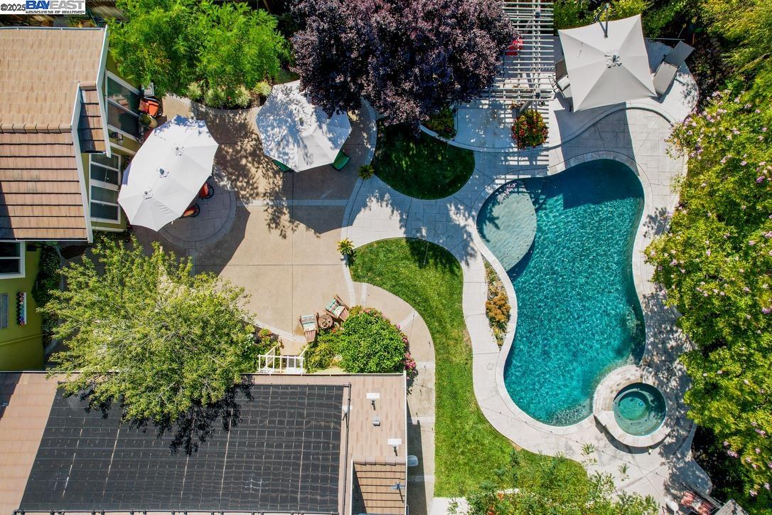 1164 Lexington Way