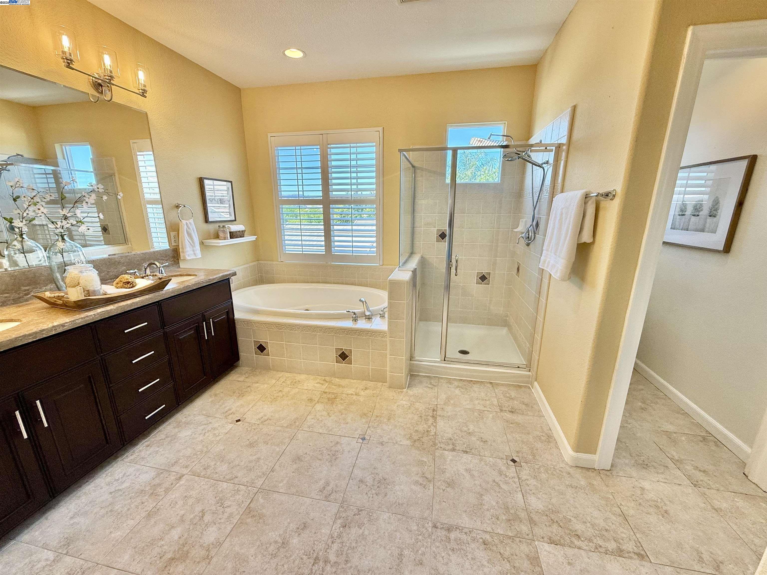 1164 Lexington Way