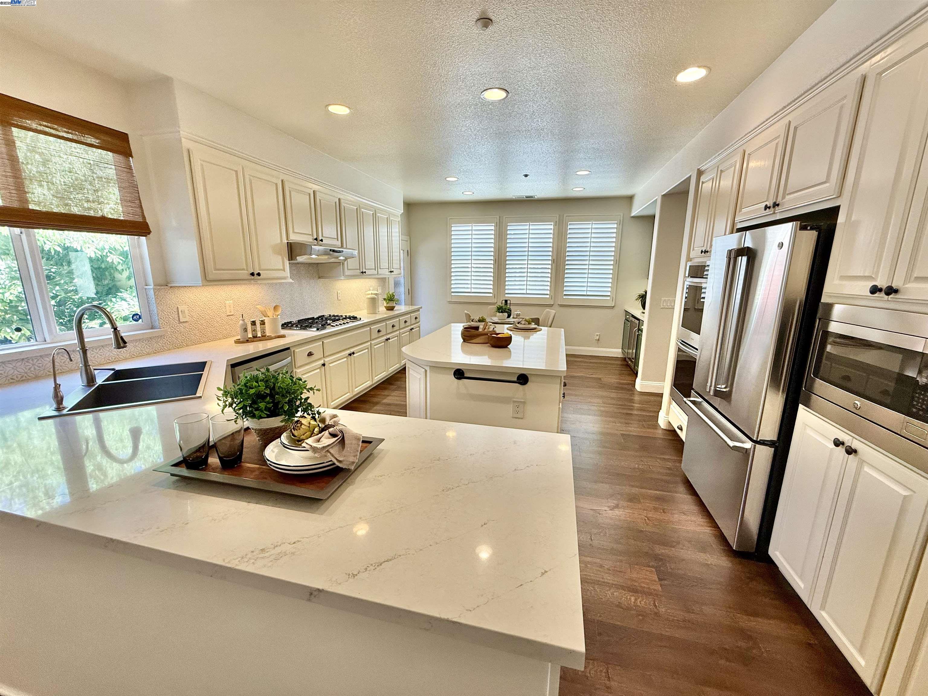 1164 Lexington Way