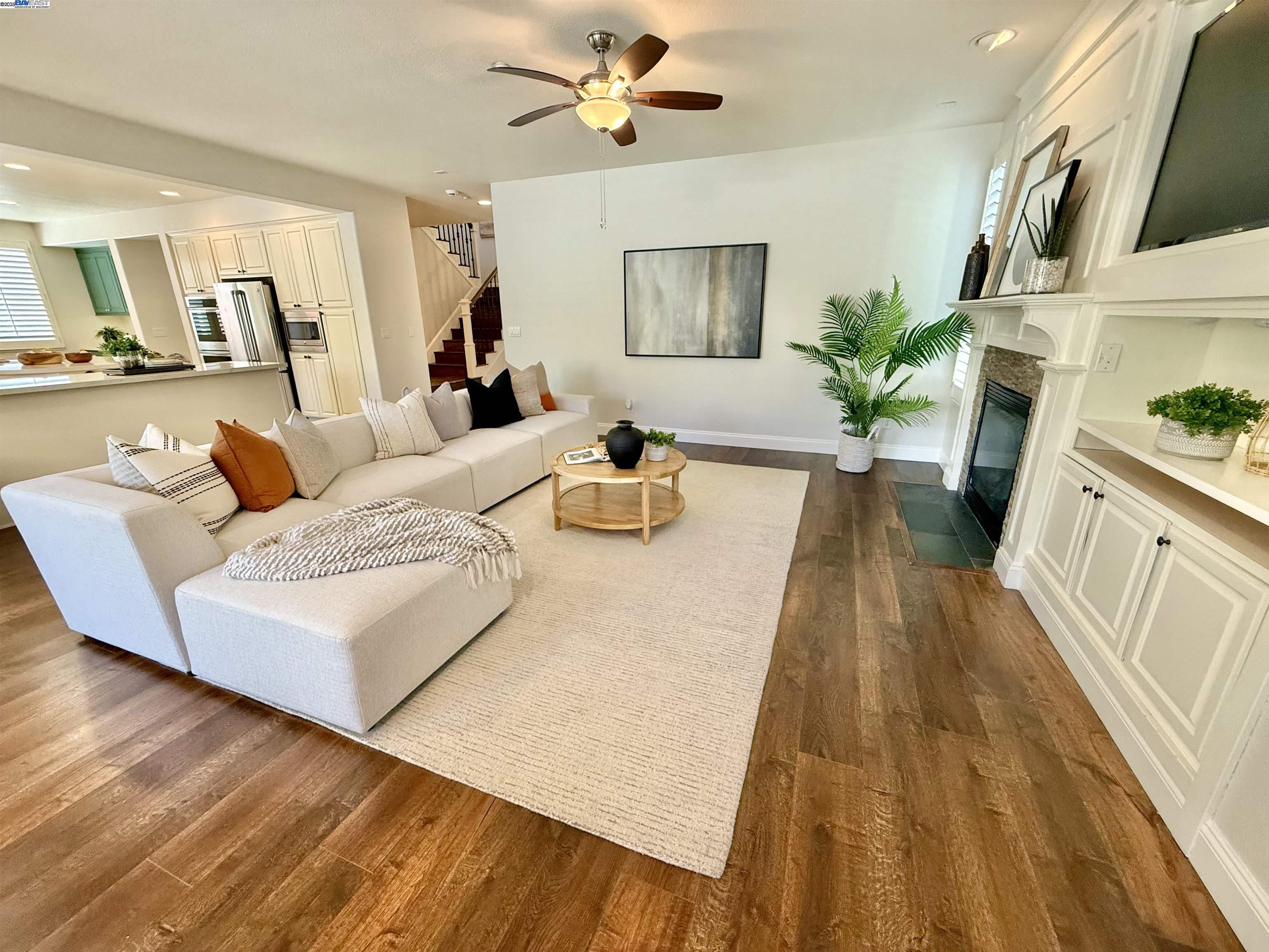 1164 Lexington Way