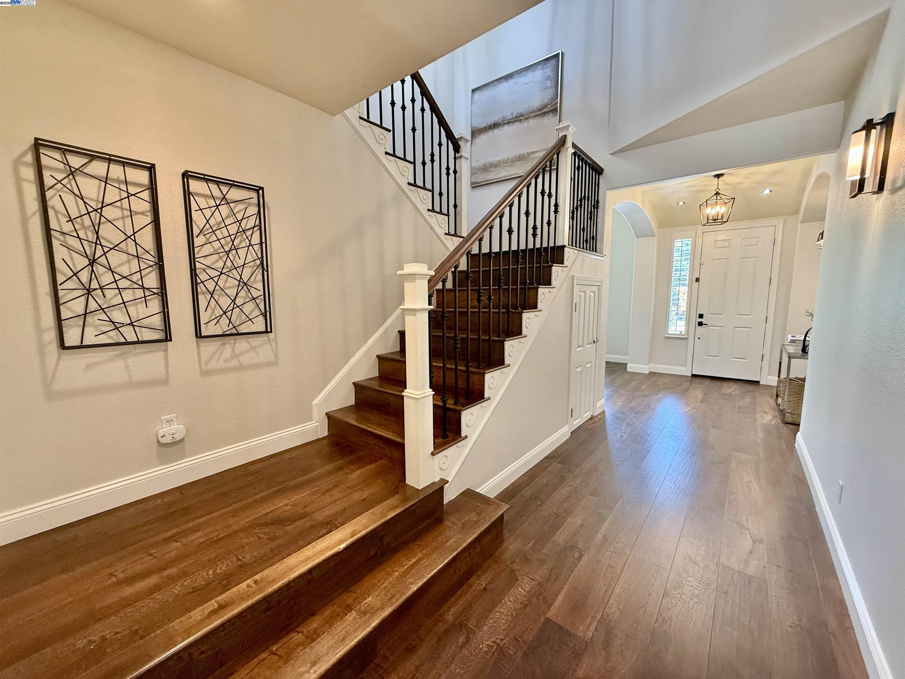 1164 Lexington Way