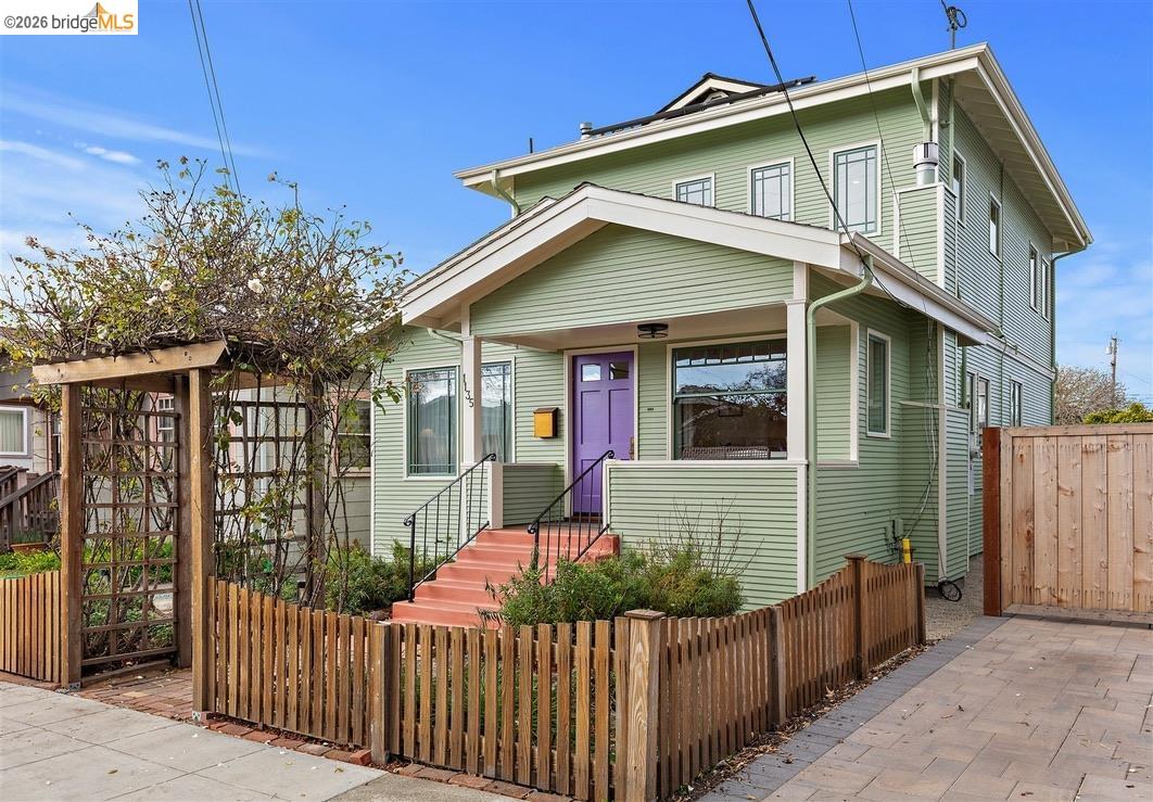 1135 Parker St