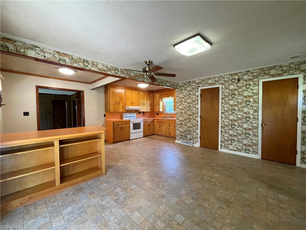 1295 Dolphin Drive, Winston-Salem
