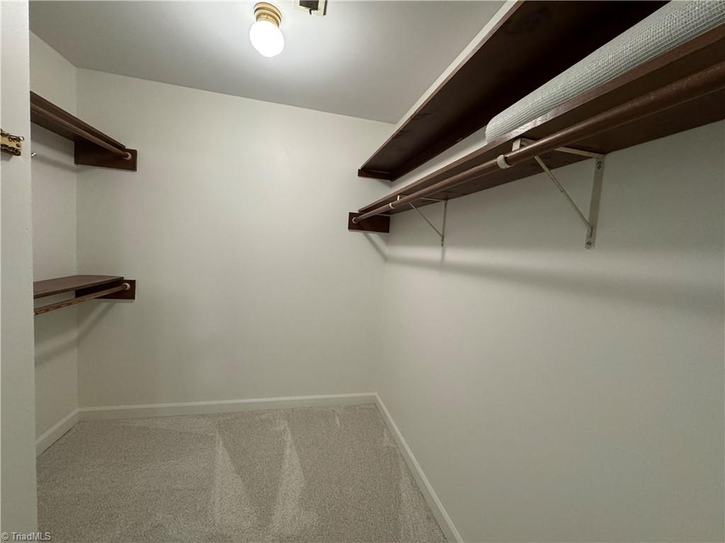 4184 Dimholt Court, Winston-Salem