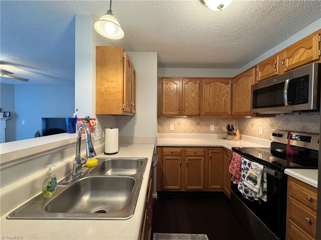 421 Rivertree Lane, Winston-Salem