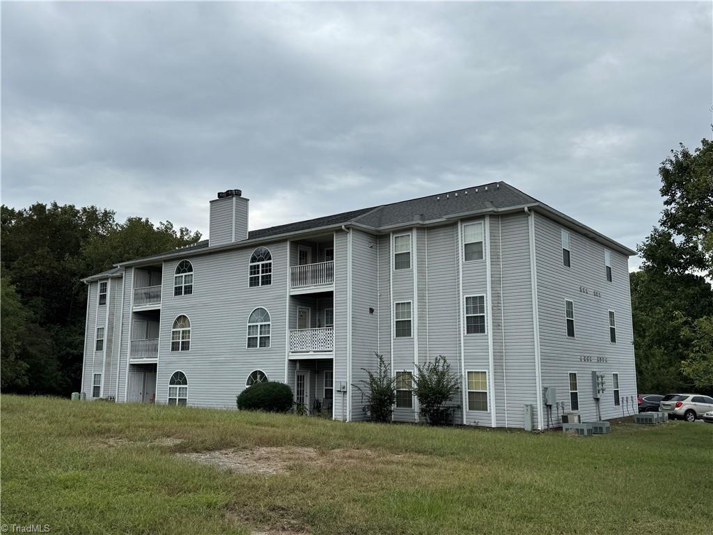 421 Rivertree Lane, Winston-Salem