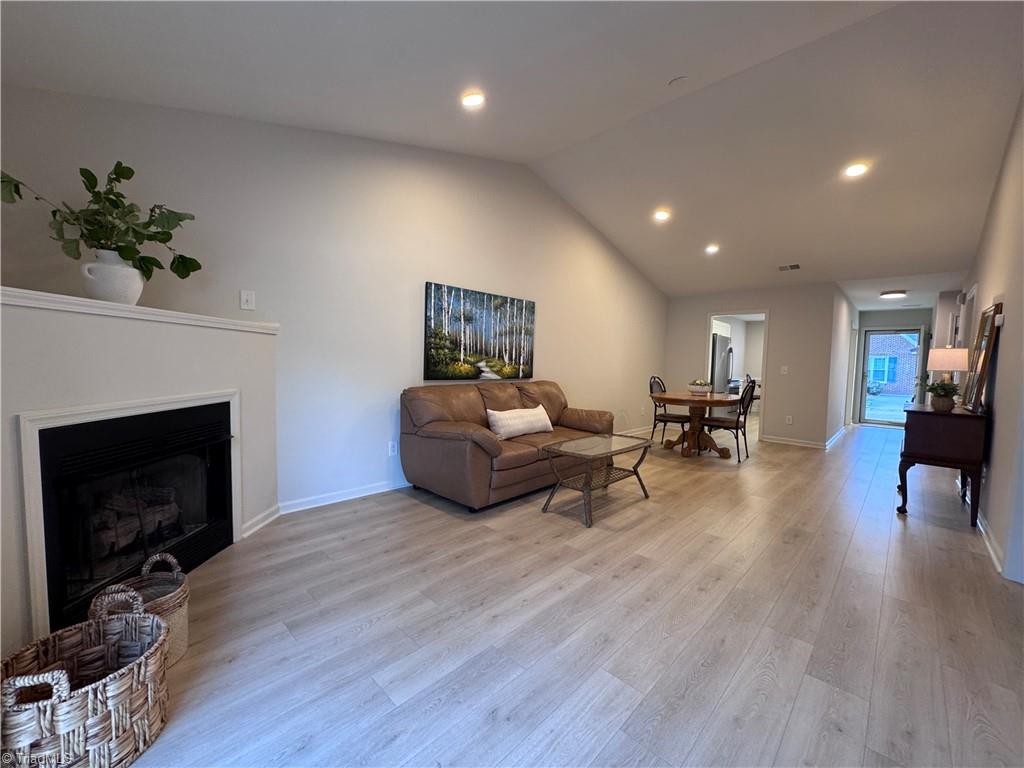6830 Wellsley Court