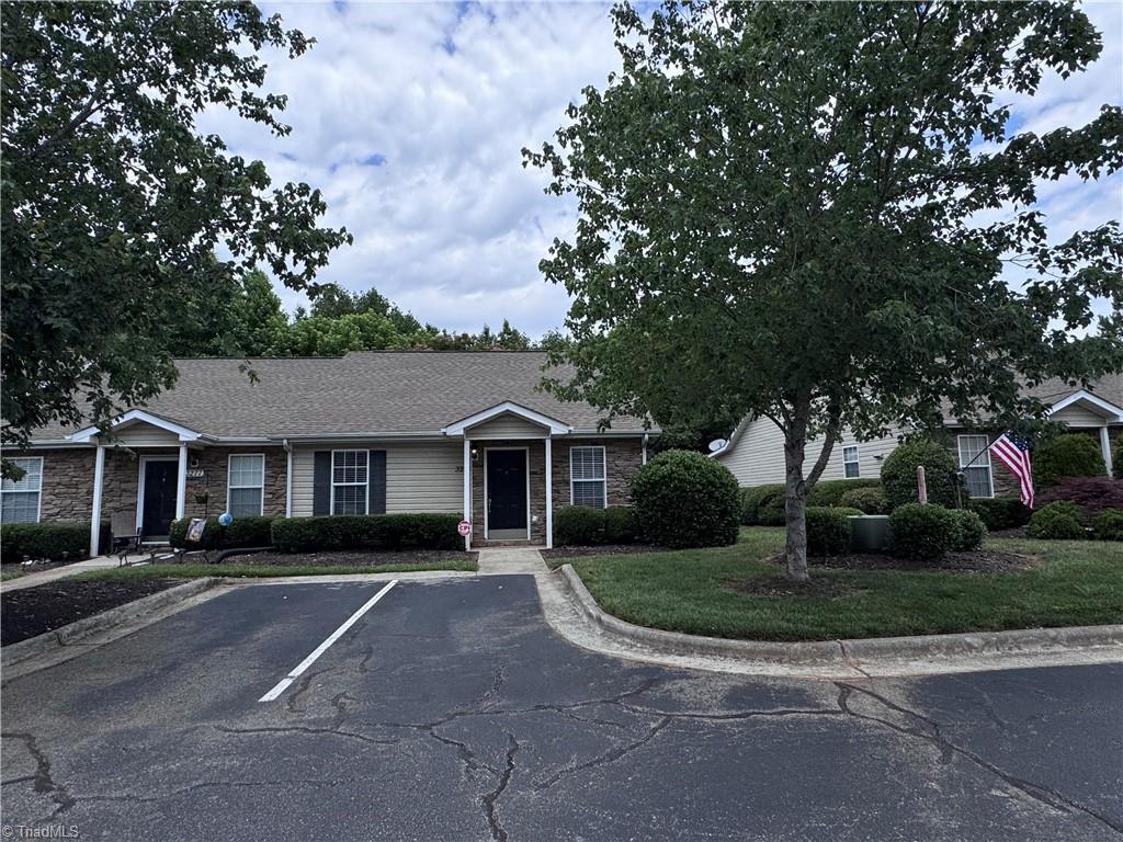 3273 Hyde Place Circle, Winston-Salem