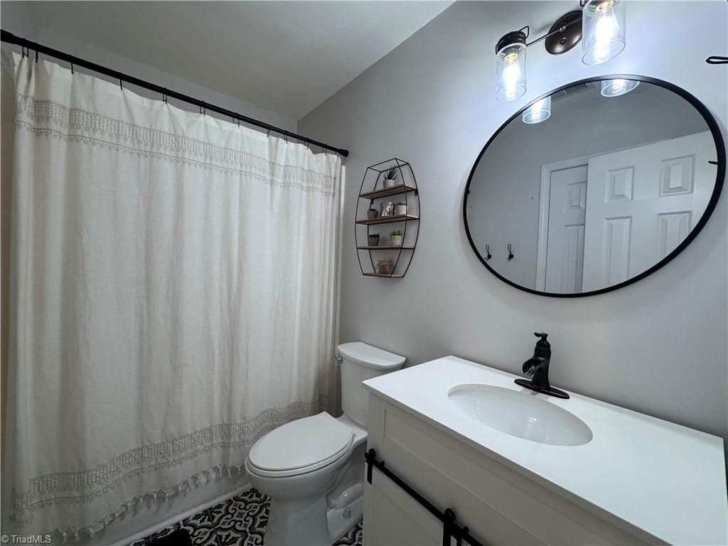 3273 Hyde Place Circle, Winston-Salem