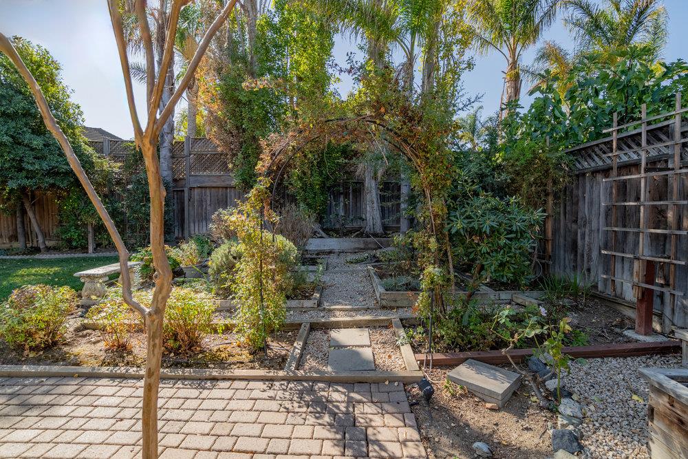 1205 Quail Ridge WAY