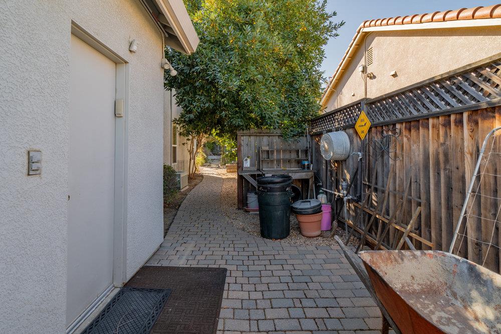 1205 Quail Ridge WAY