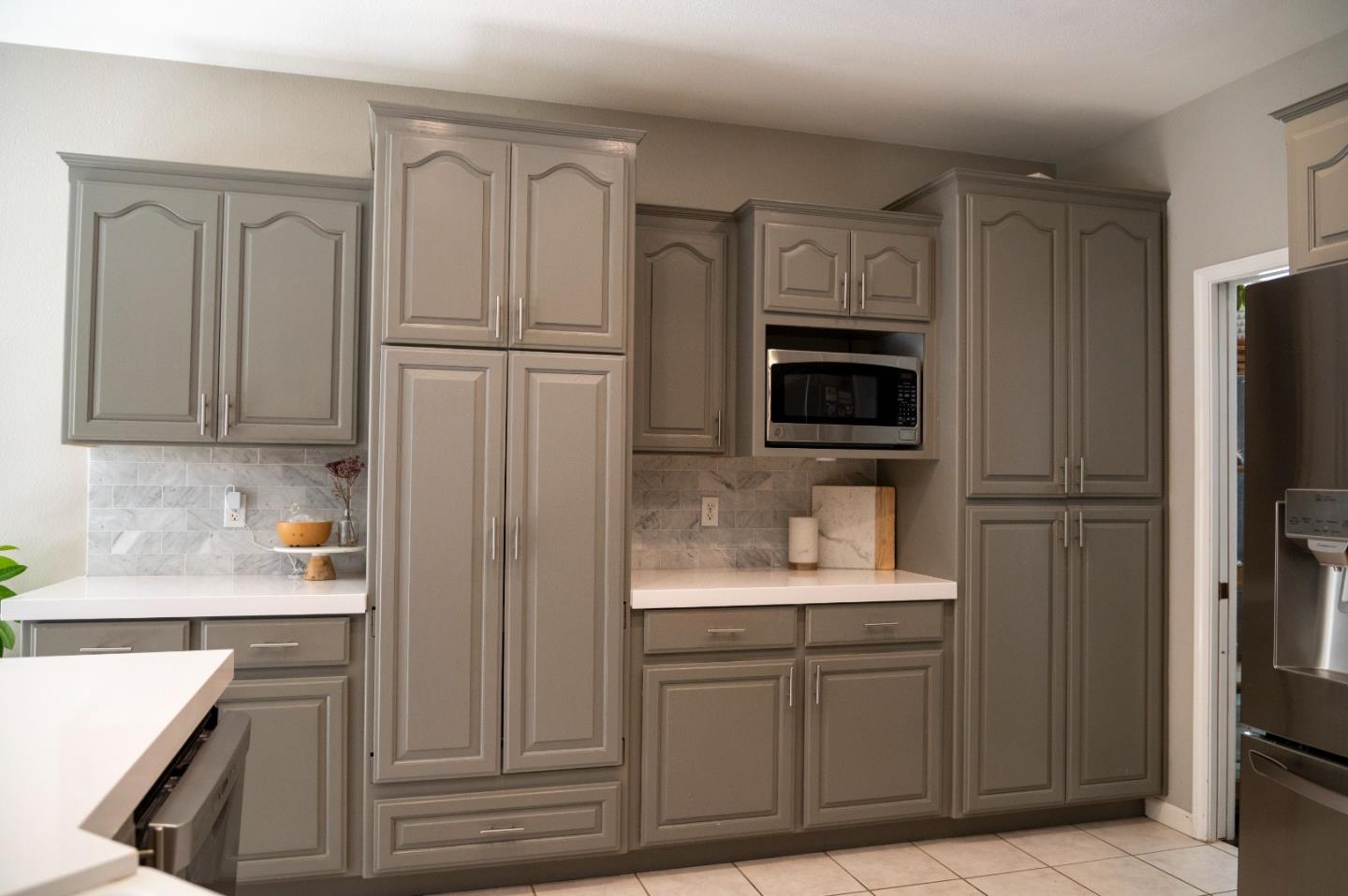 341 Eastview CT