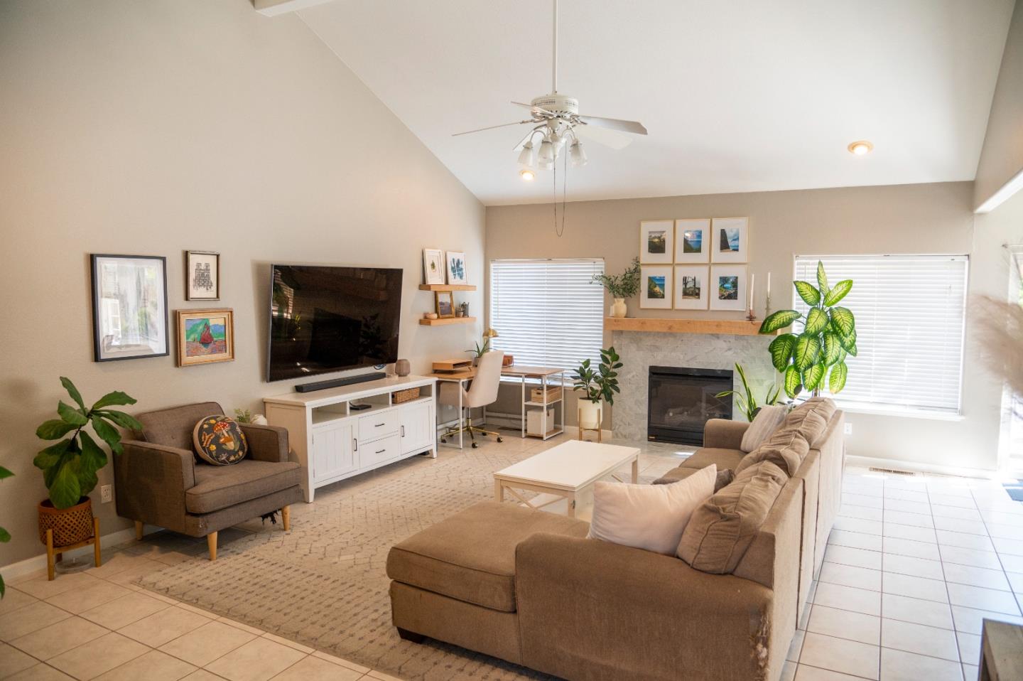 341 Eastview CT