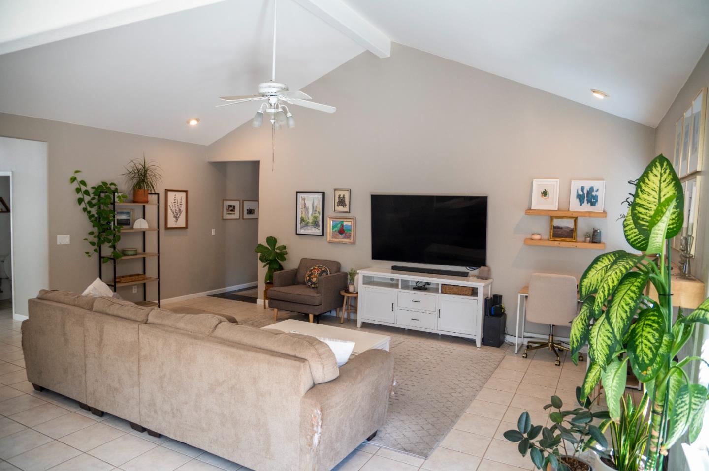 341 Eastview CT
