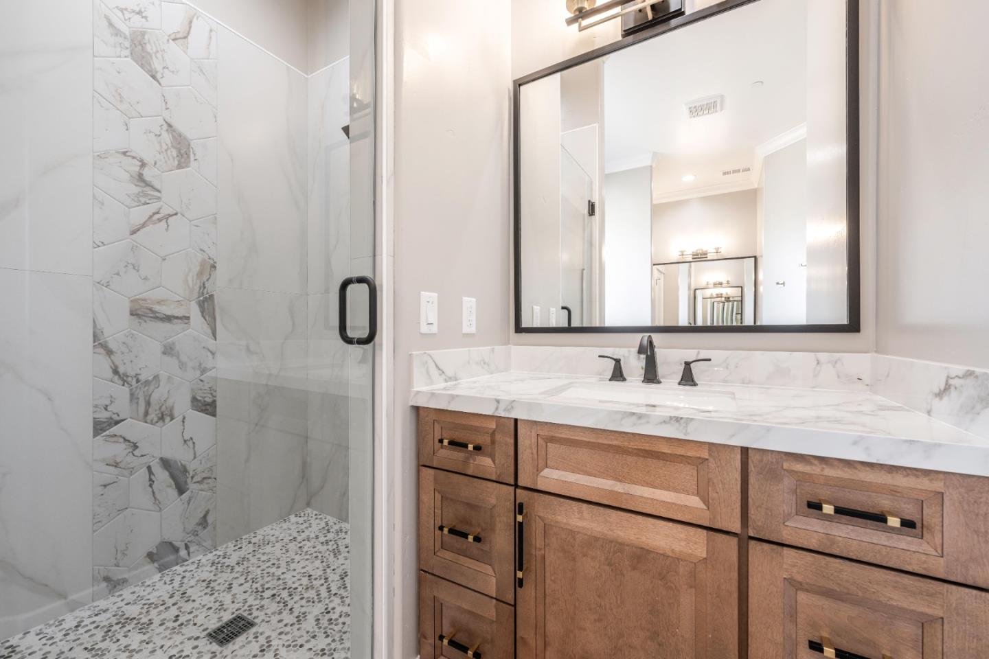 20 Hummingbird Court