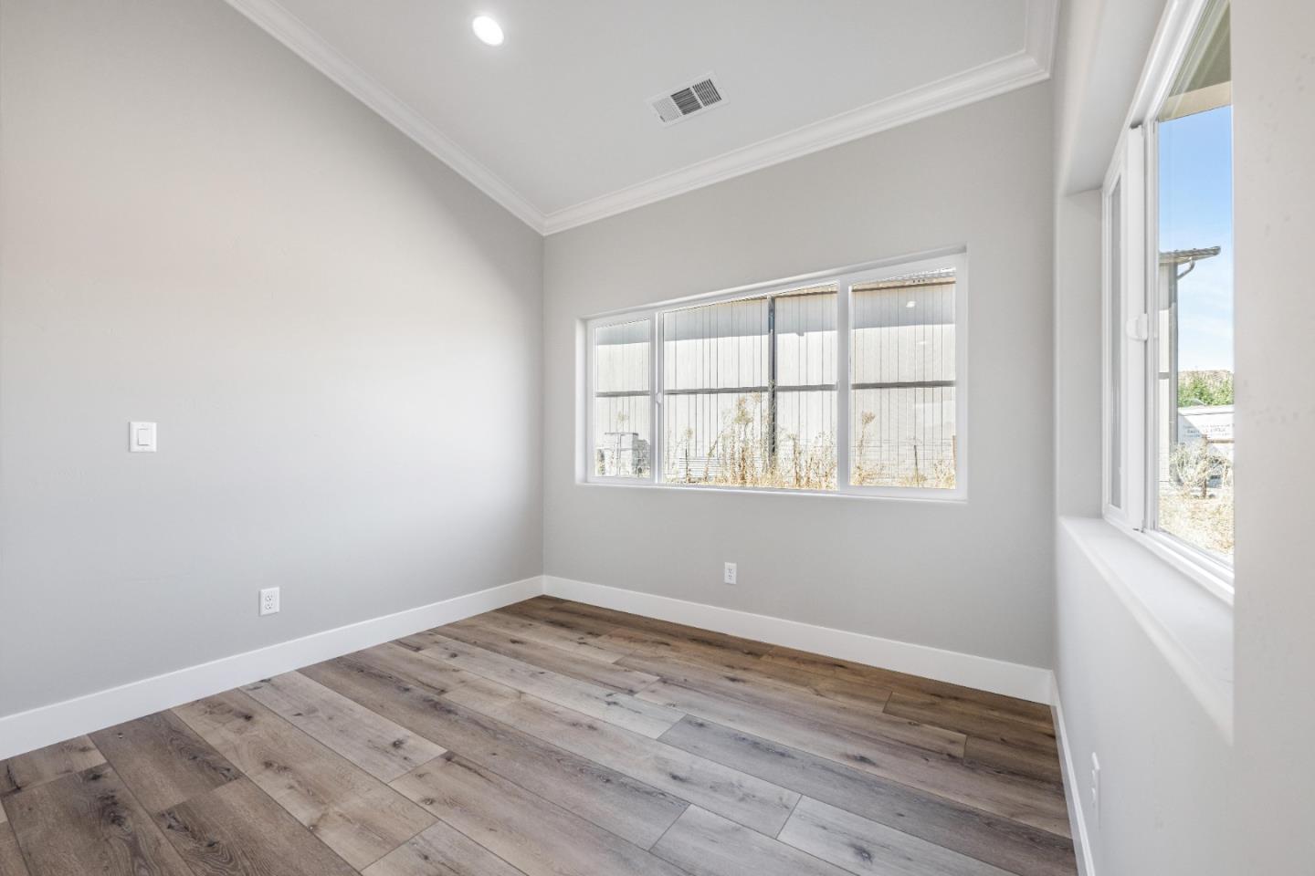 20 Hummingbird Court