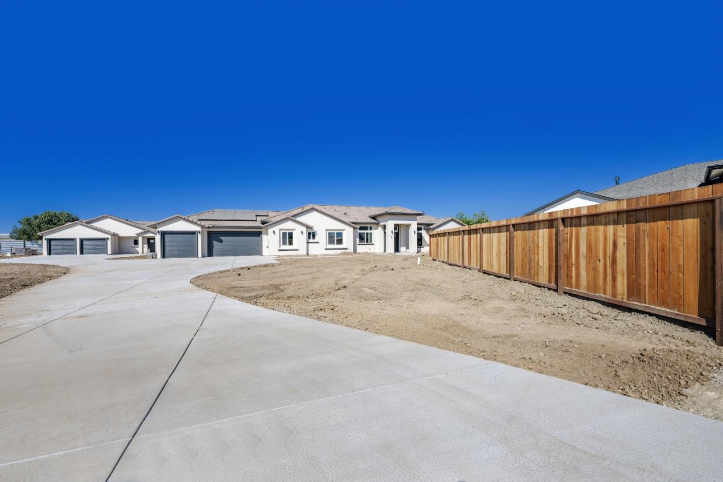 20 Hummingbird Court