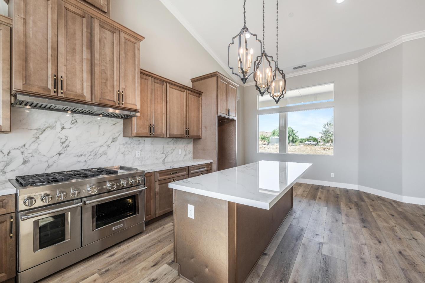 20 Hummingbird Court