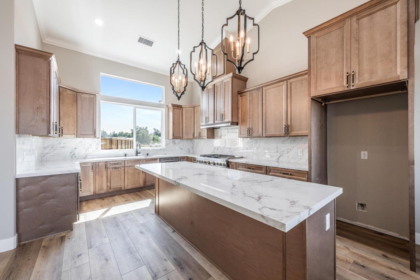 20 Hummingbird Court