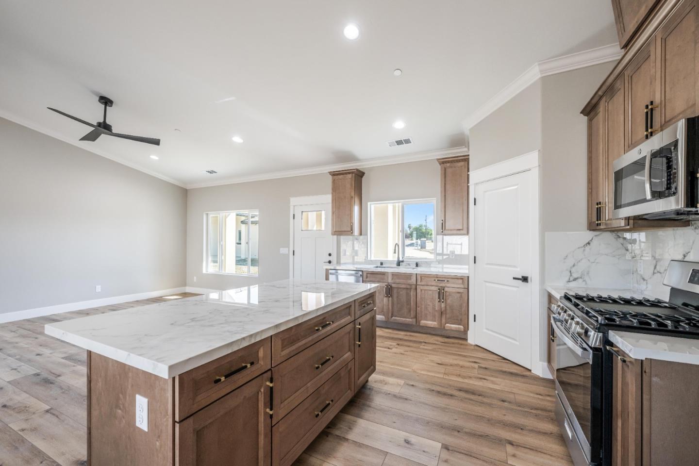 20 Hummingbird Court