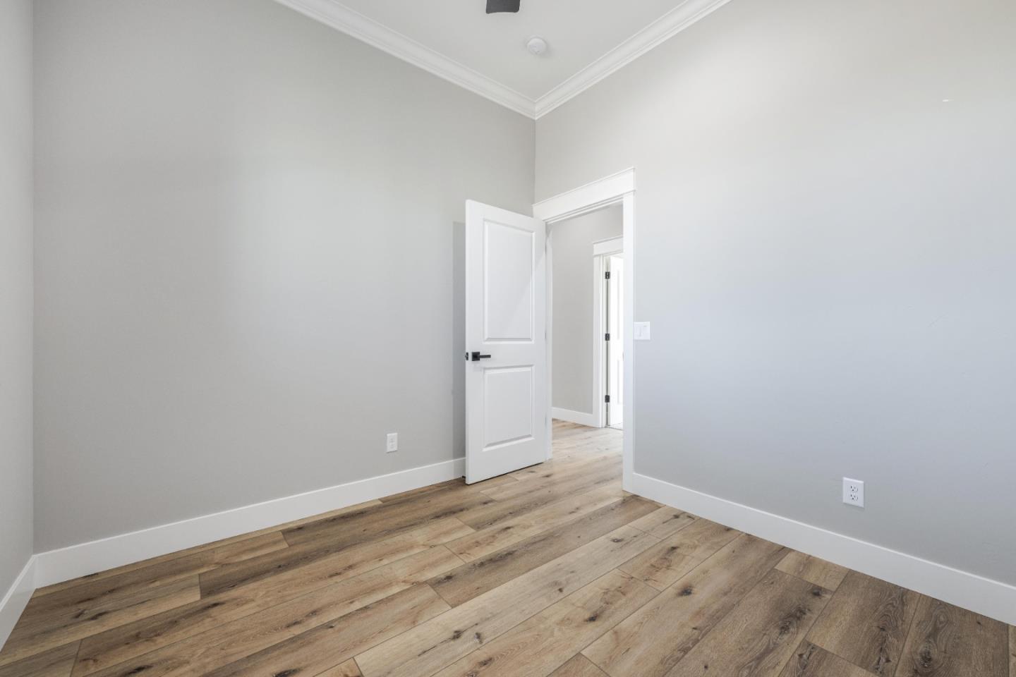 20 Hummingbird Court