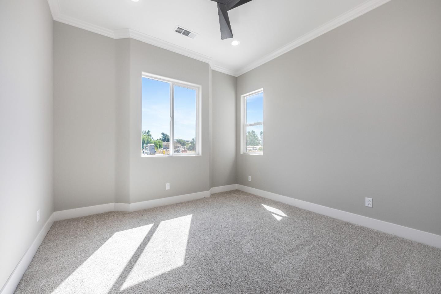 20 Hummingbird Court