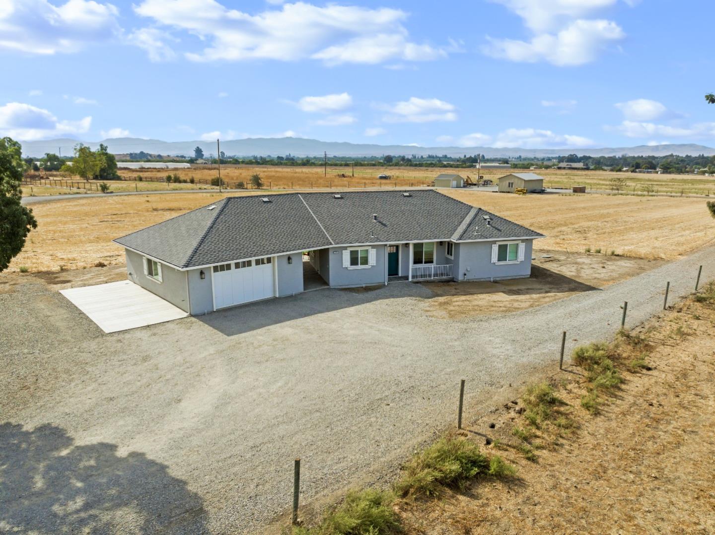 300 Foothill RD