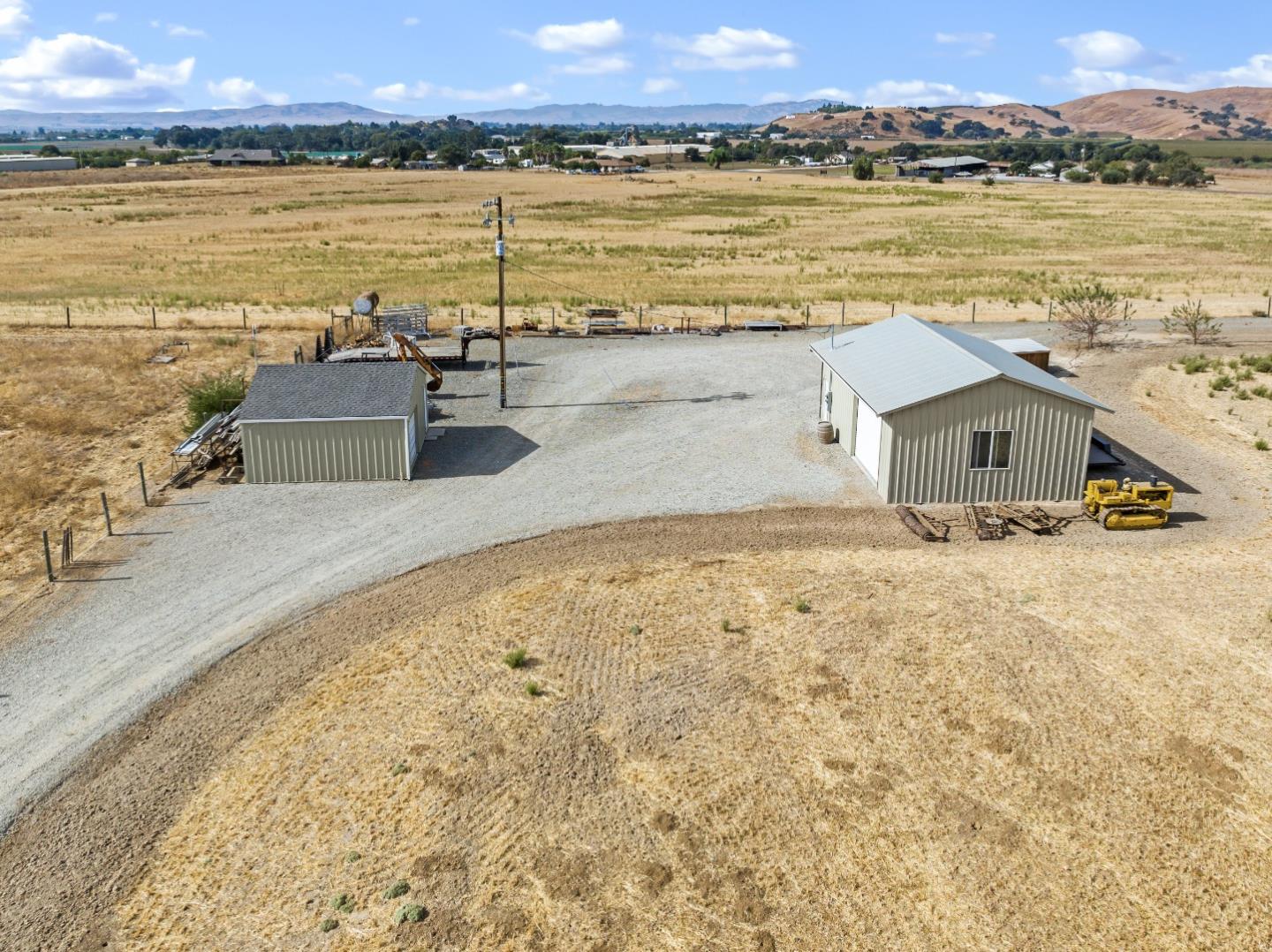 300 Foothill RD