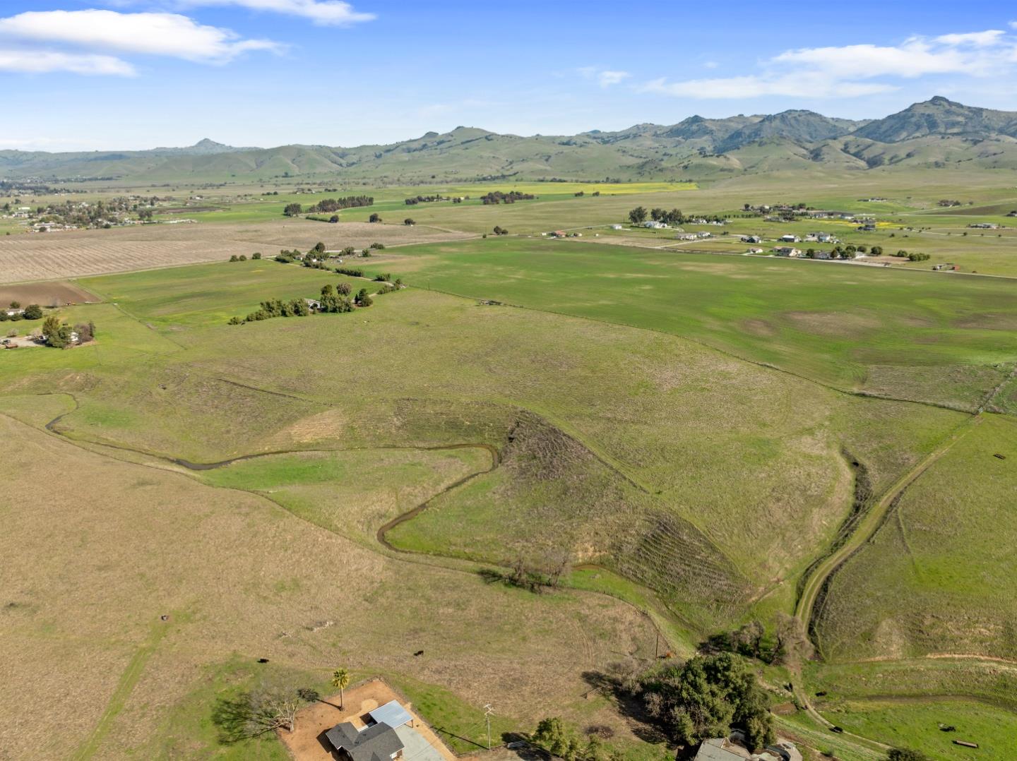 771 Santa Ana Valley RD