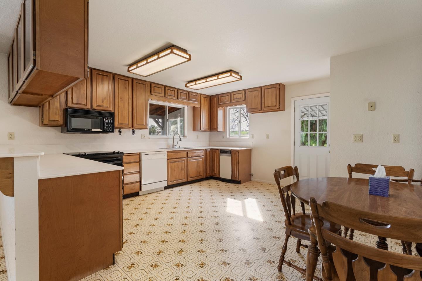 771 Santa Ana Valley RD