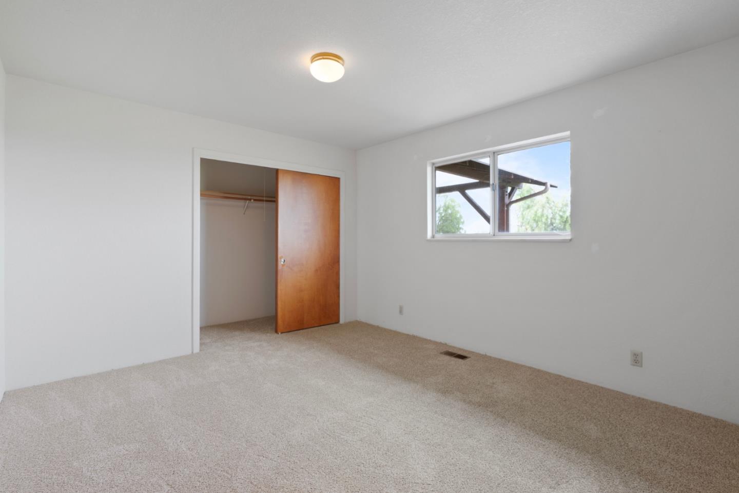 771 Santa Ana Valley RD