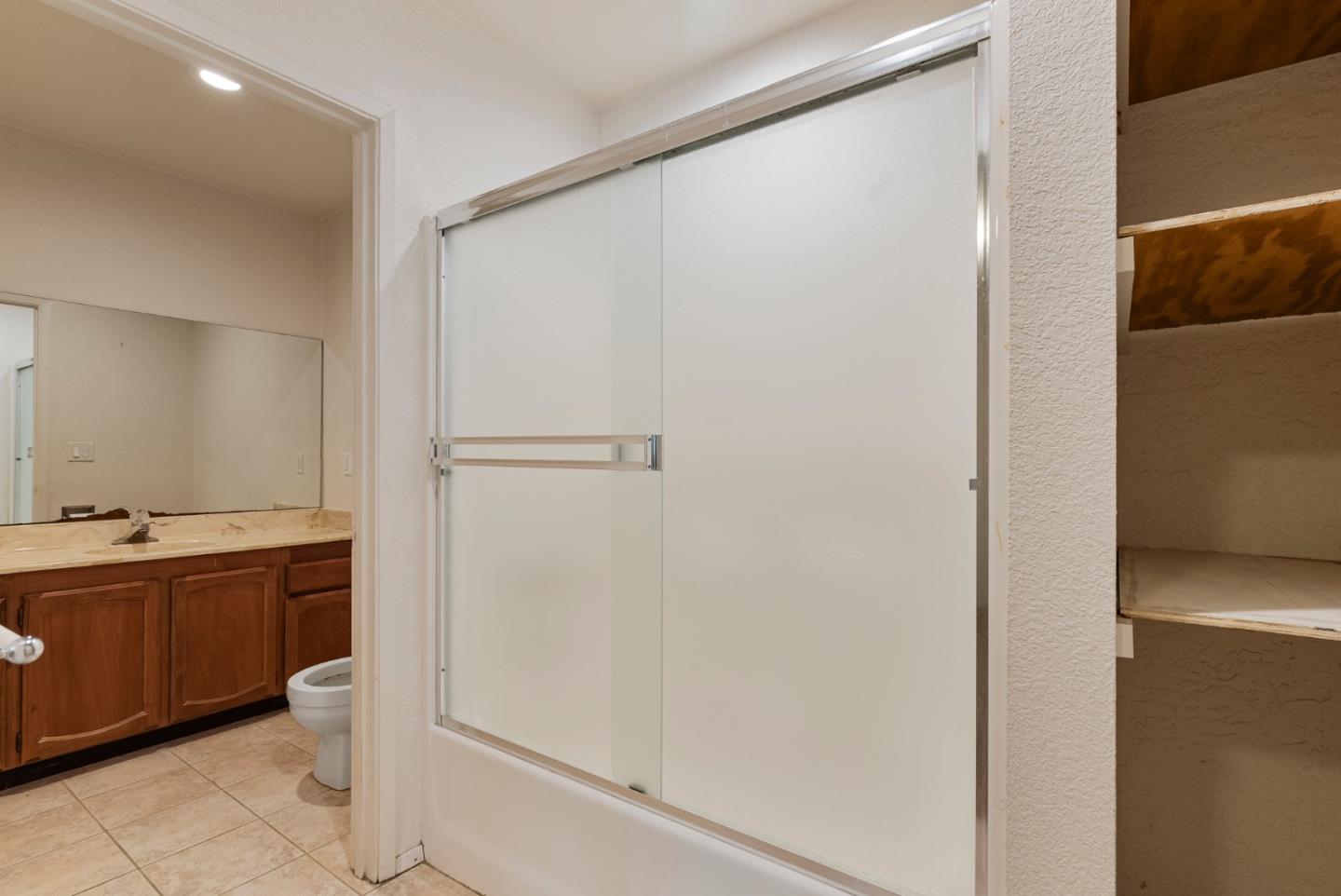 771 Santa Ana Valley RD