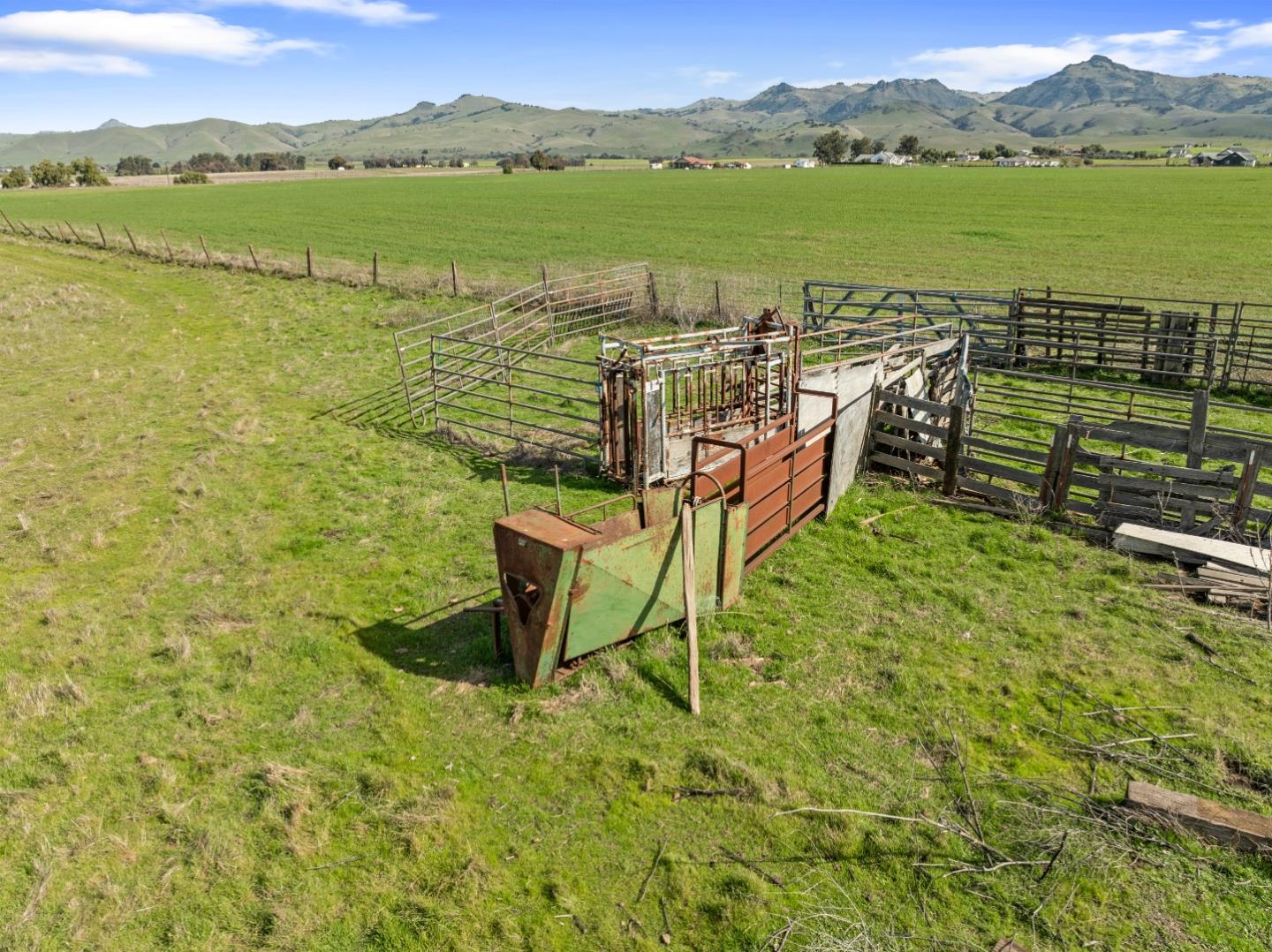 771 Santa Ana Valley RD