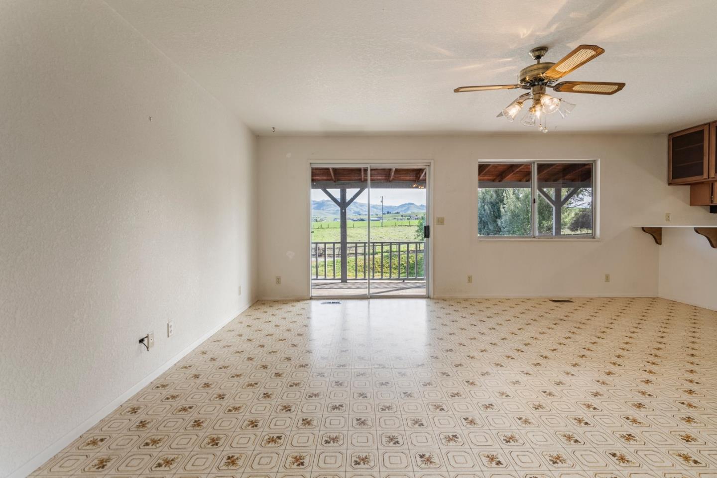 771 Santa Ana Valley RD