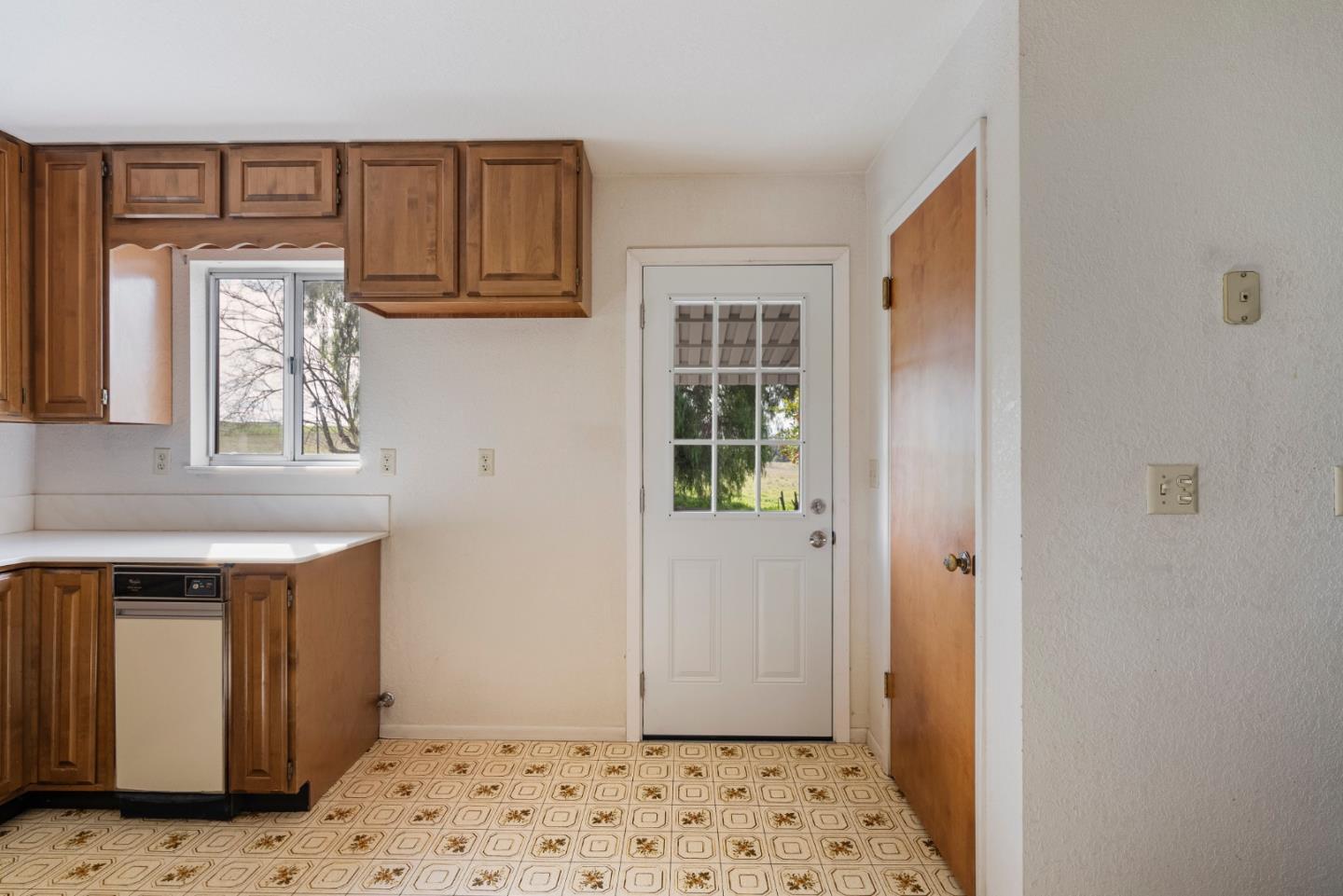 771 Santa Ana Valley RD