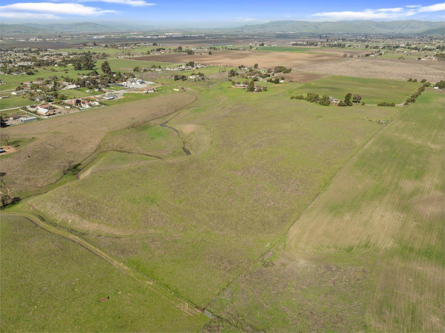 771 Santa Ana Valley RD