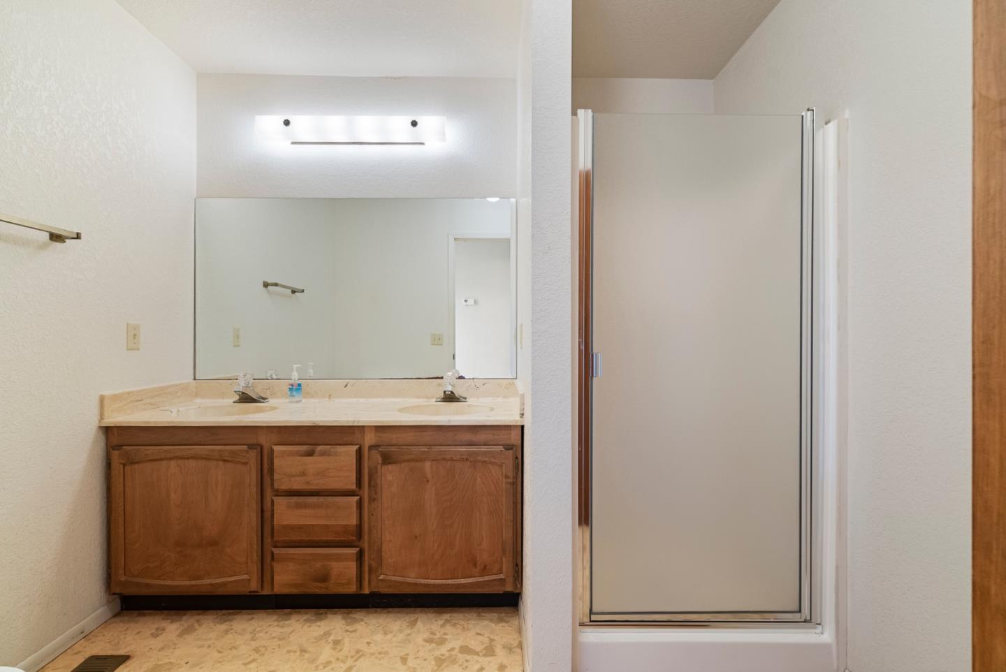 771 Santa Ana Valley RD