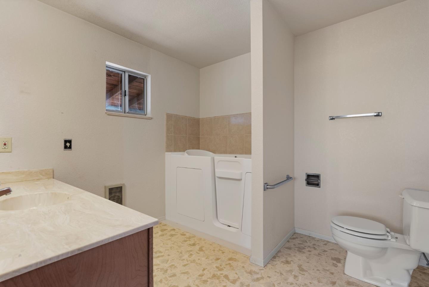 771 Santa Ana Valley RD