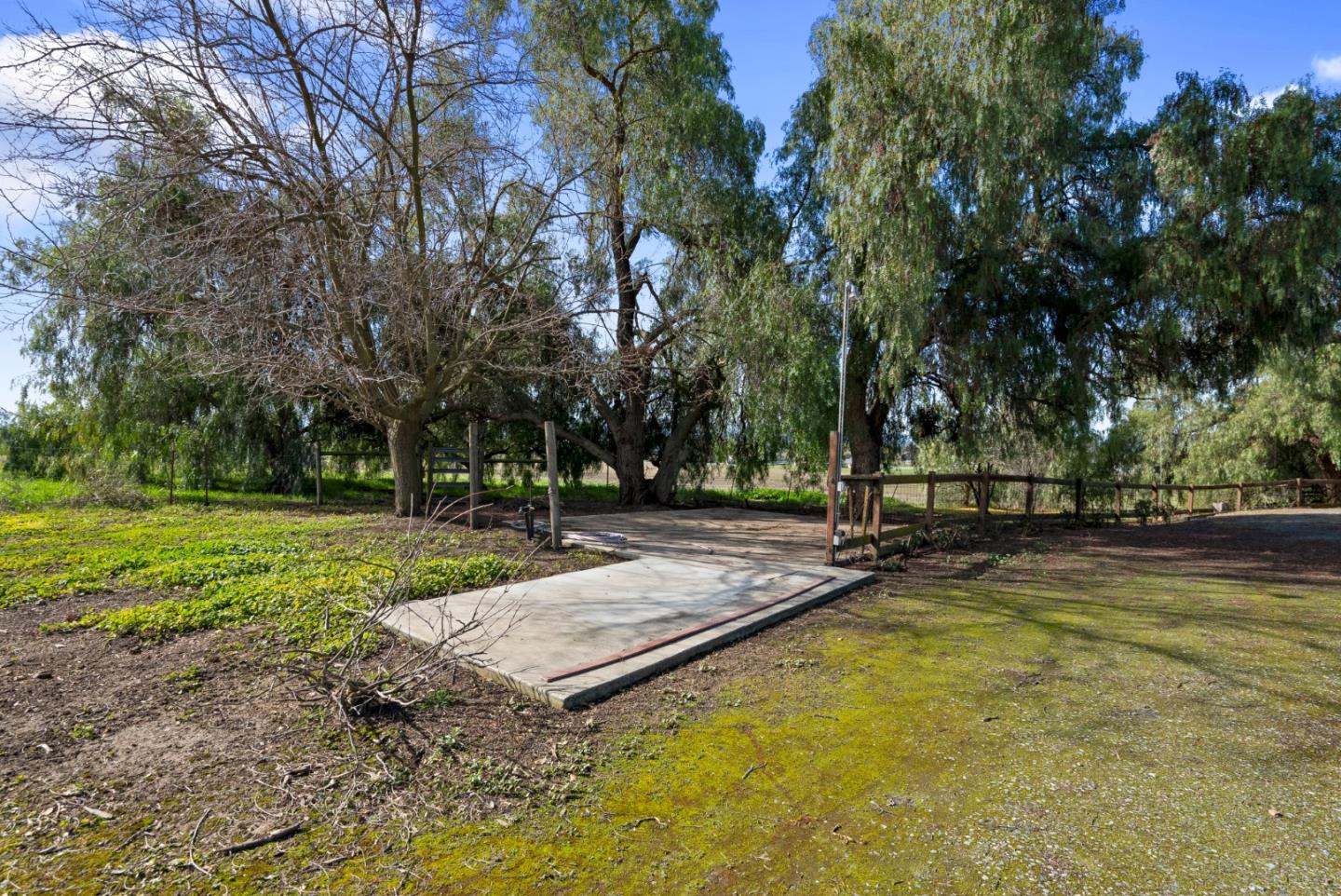 771 Santa Ana Valley RD