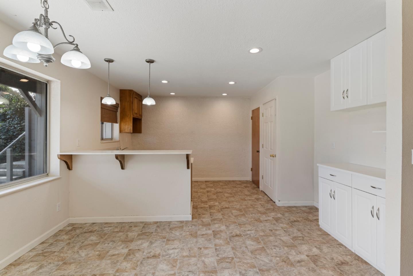 771 Santa Ana Valley RD