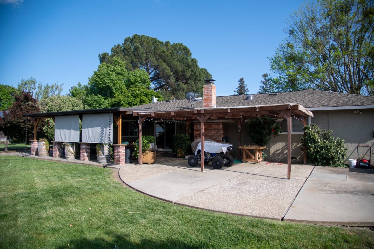 1355 King George Court