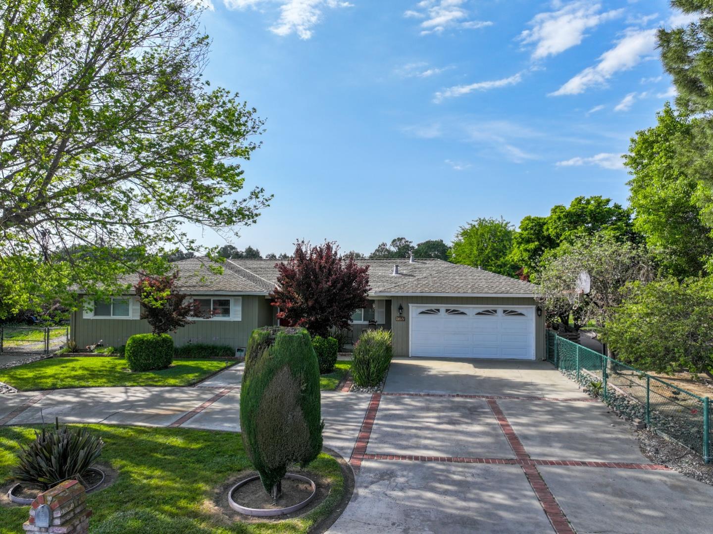 1355 King George Court