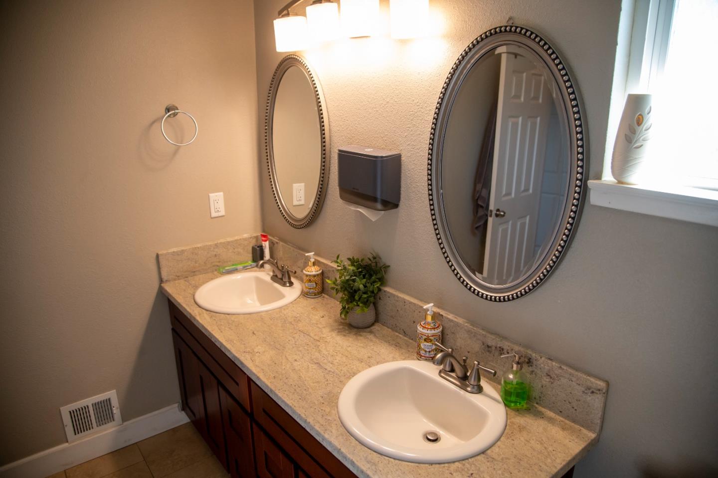 1355 King George Court