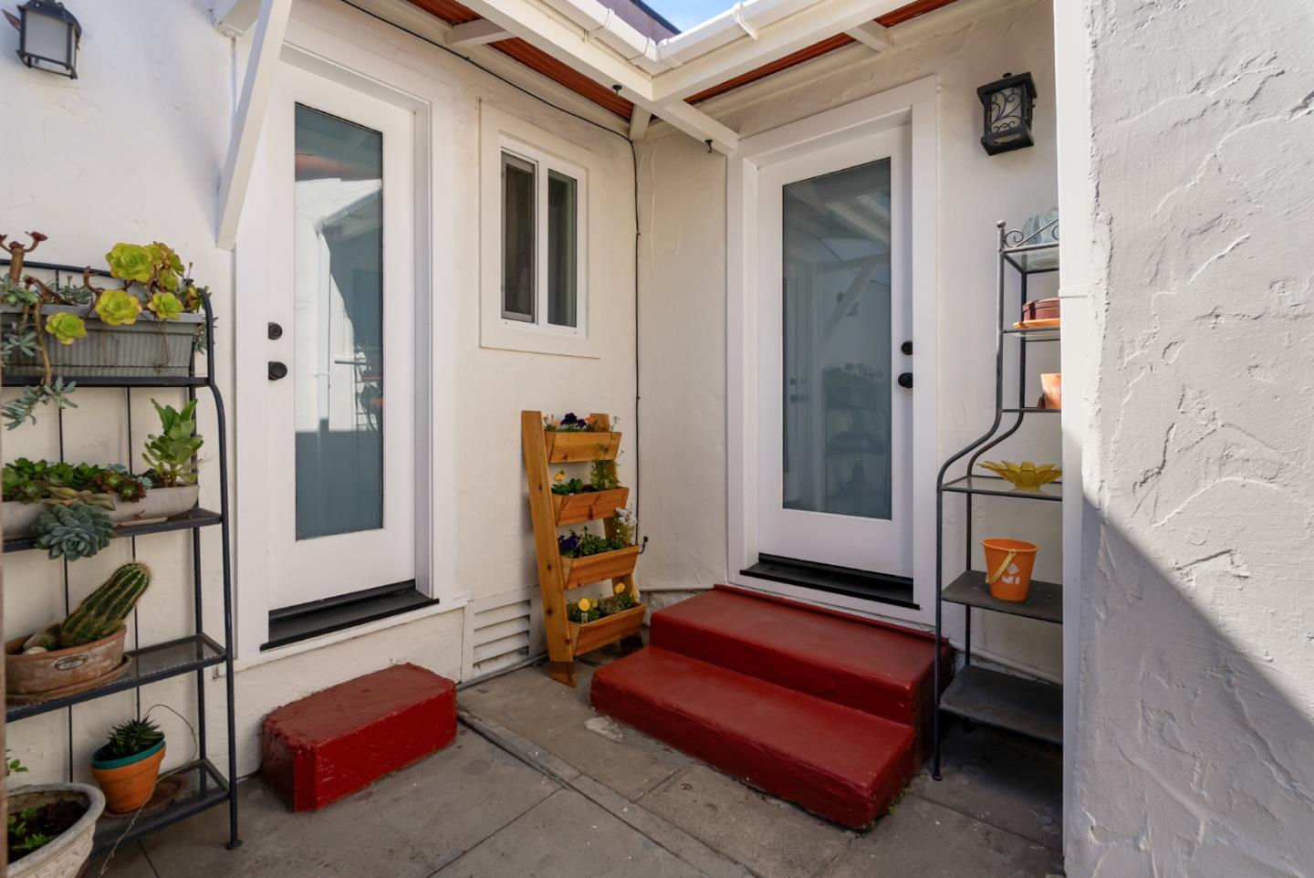 29 Buena Vista Street