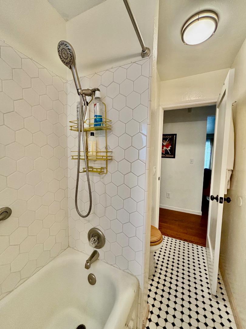 29 Buena Vista Street