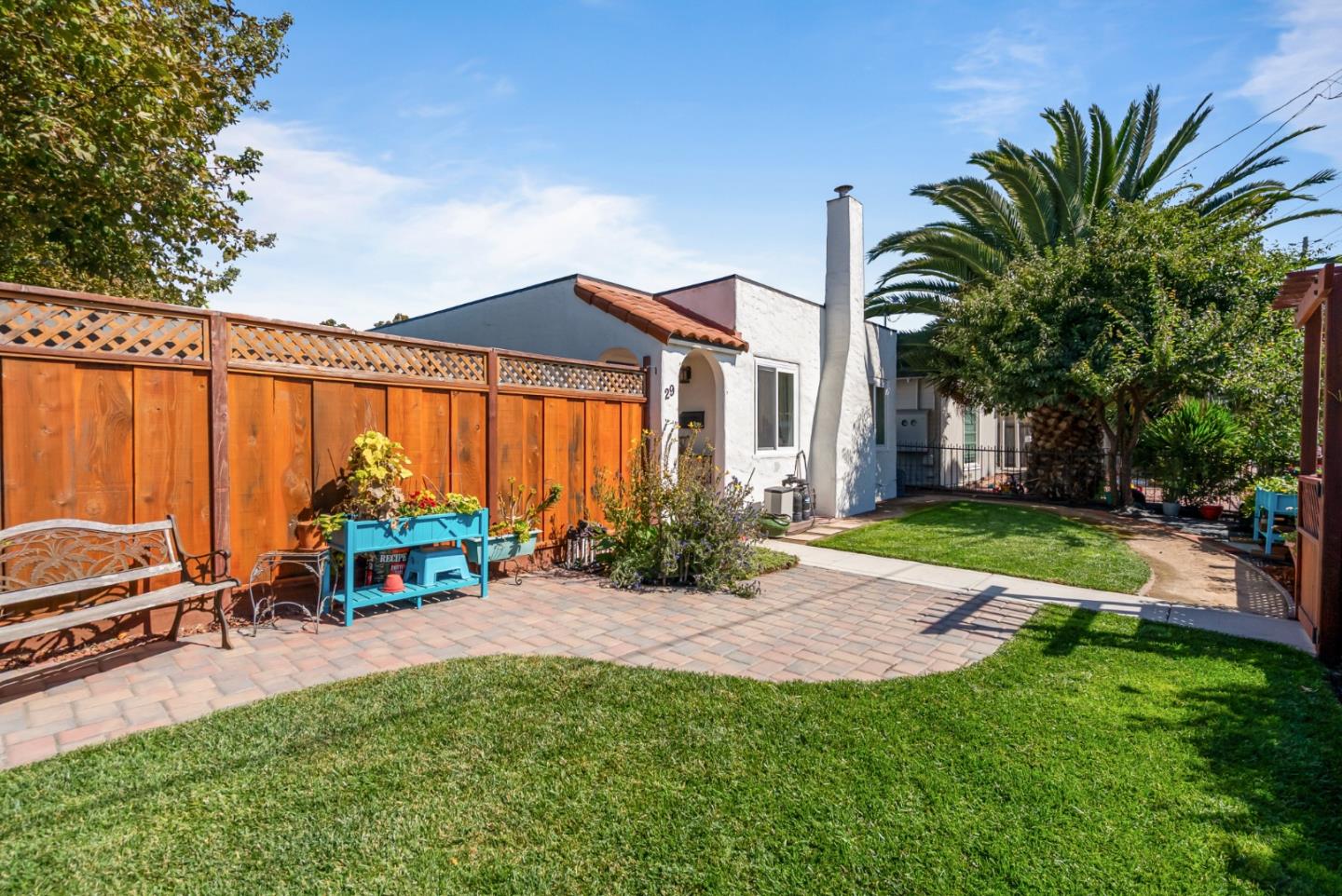 29 Buena Vista Street