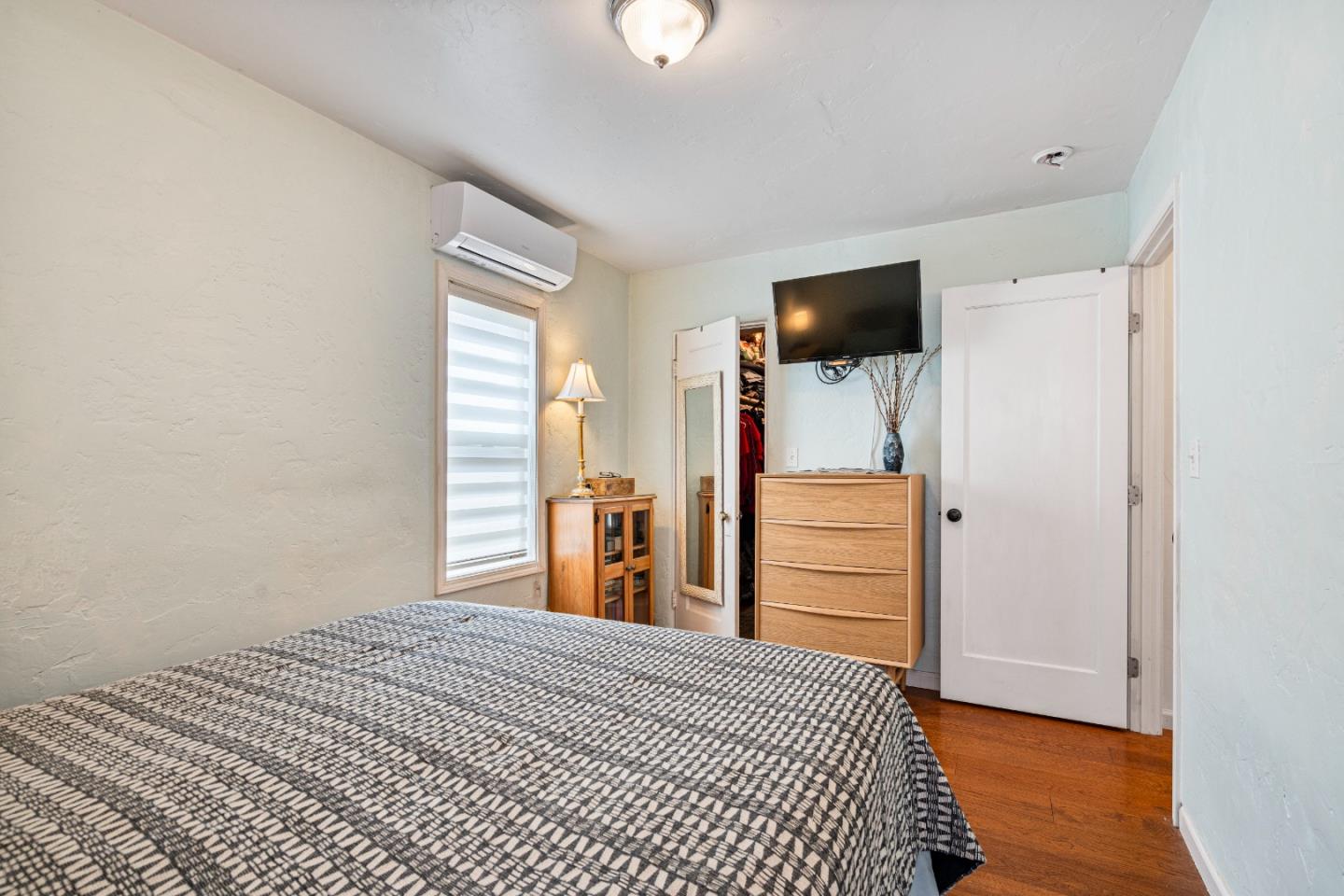 29 Buena Vista Street