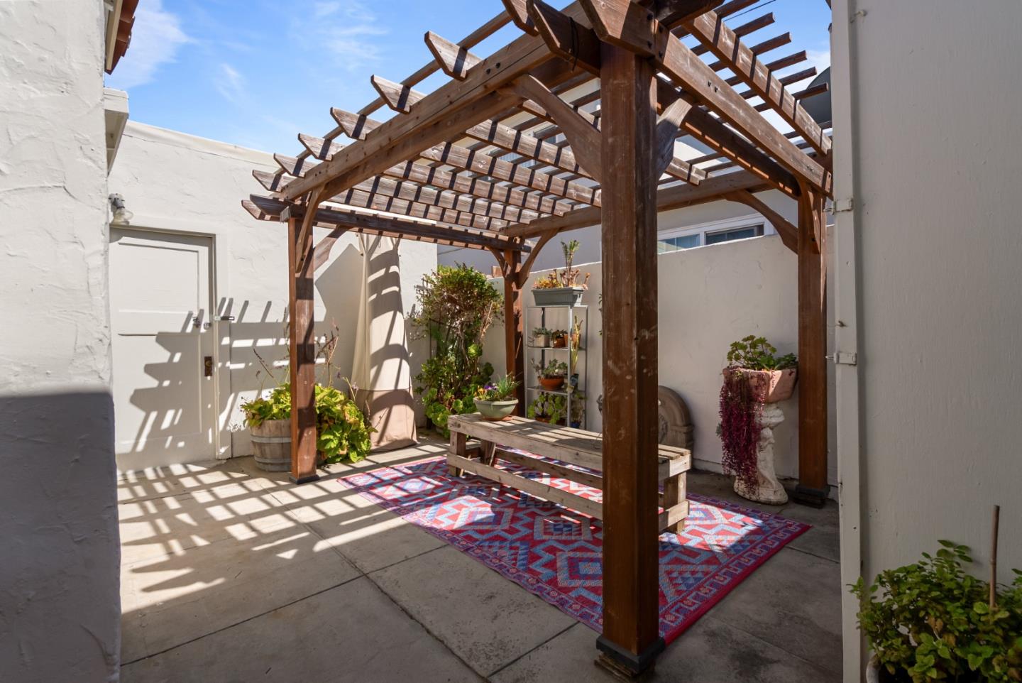 29 Buena Vista Street